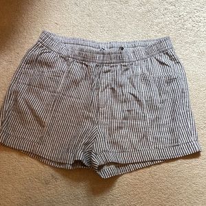NWOT old navy striped shorts. Large